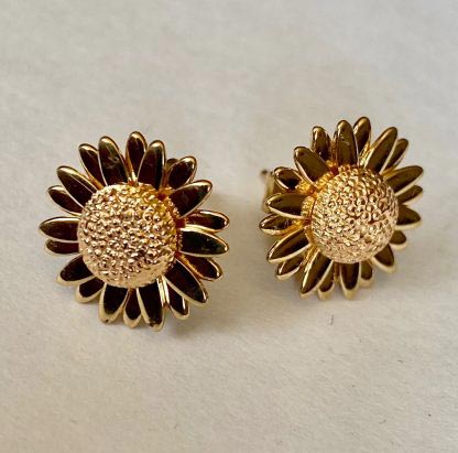 9ct gold clogau earrings